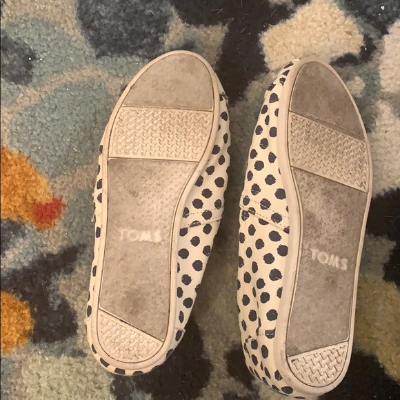 Toms - Picture 3 of 4